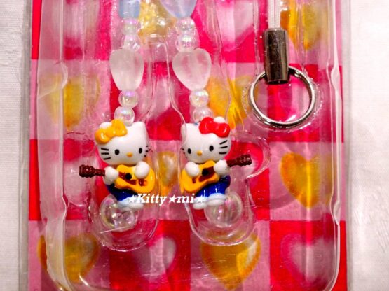 PLASTIC CASE NO.81 HELLO KITTY CHARM STRAP 01